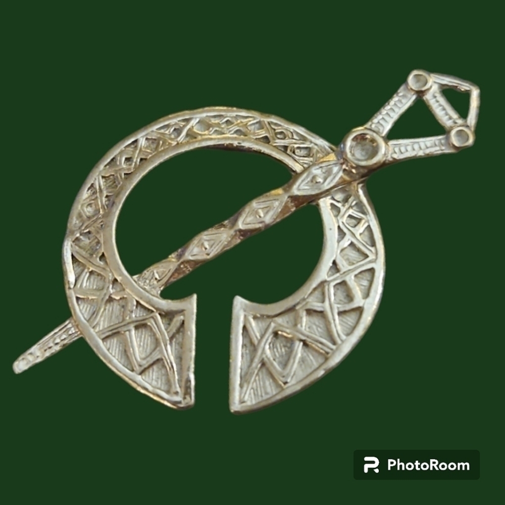 Vintage 1970s Silvertone Celtic Sword and Shield Unisex Brooch Pin